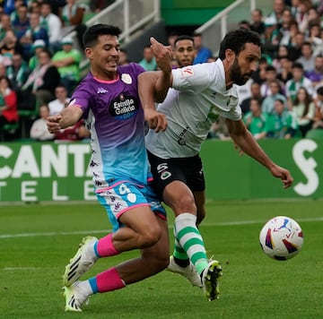 Meseguer es un centrocampista de recorrido y con capacidad goleadora. Le marc 2 goles al Racing la temporada pasada.