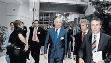 <b>EN EL PARLAMENTO EUROPEO. </b>Calderón almorzó allí con la Asociación de Amigos del Real Madrid.