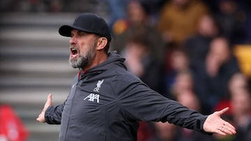 Liverpool se topa con un incómodo rival en la lucha por el título