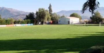 La sede deportiva de San Carlos de Aponquindo está situada al noreste de Santiago de Chile; cuenta con todas las comodidades que necesita una selección de alto nivel como la colombiana. Dentro del complejo también está ubicado el estadio principal de la U. Católica de Chile.