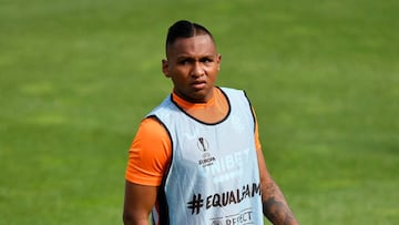 La sanción UEFA al Lille alejaría a Alfredo Morelos