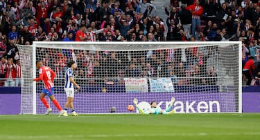 1-0. Envío perfecto de Pablo Barrios, a media altura y al corazón del área, para Alexander Sorloth que empalma con la izquierda  el balón y anotar el primer tanto.