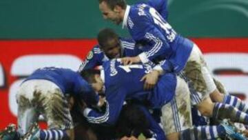 El Schalke se clasifica para las semifinales de la Copa.