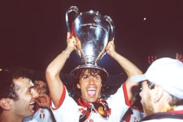 Es una leyenda viva del AC Milan y del fútbol italiano. Es el jugador que más partidos ha disputado en la Serie A. En su haber tiene 7 Ligas italianas, 5 Copas de Europa, 1 Copa de Italia, 5 Supercopas de Italia, 5 Supercopas de Europa, 2 Copas Interconti