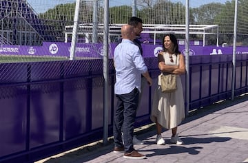 Paulo André, director del Área de Estrategia Deportiva, junto a Matt Fenaert, CEO, de espaldas.