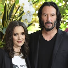Winona Ryder asegura estar casada con Keanu Reeves desde 1992