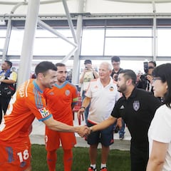 Lim se toma unos días para decidir el futuro de Ayestarán