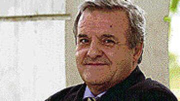 Izco busca refuerzos para Osasuna.