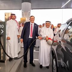 Así es la petrolera de Arabia Saudita que llega a Chile: qué tan grande es a nivel mundial y cómo serán sus operaciones en el país