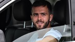 Miralem Pjanic, en el campo de entrenamiento de la Juventus, en Continassa.