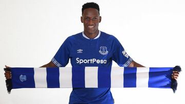 Yerry Mina, nuevo jugador de Everton