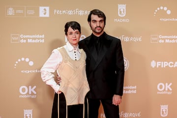 La actriz Miren Gazta?aga y el actor Eneko Sagardoy
posan en la alfombra roja de la 30 edici¨®n de los Premios Jos¨¦ Mar¨ªa Forqu¨¦, en el Palacio Municipal de IFEMA.