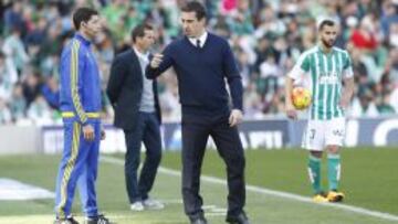 Gary Neville no dimite en el Valencia: "Confío en mi trabajo"