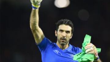 Buffon: "Si el Nápoles es primero le debe mucho a Pepe Reina"