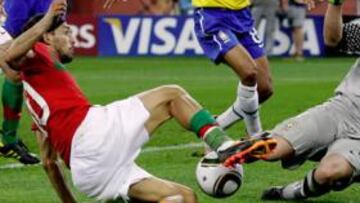 <b>OCASIÓN FINAL. </b>Danny cayó a pies de Julio César en el último minuto, en la tímida ocasión que fraguó Portugal para sellar el partido.