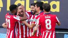 Los jugadores del Atl&eacute;tico celebran un gol de Luis Su&aacute;rez al C&aacute;diz.