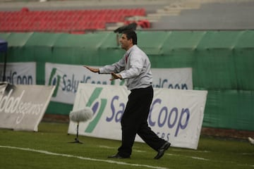 El entrenador antioqueño logró conseguir dos títulos con Atlético Nacional. El primero fue en el torneo Apertura 2005 y el segundo en el Apertura 2011.