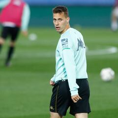 Canales: "Jugar de mediapunta o mediocentro me gusta más"