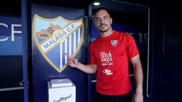 Alfonsi Herrero está identificado con el escudo del Málaga.