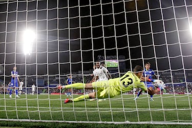 Con la cabeza en el Clásico