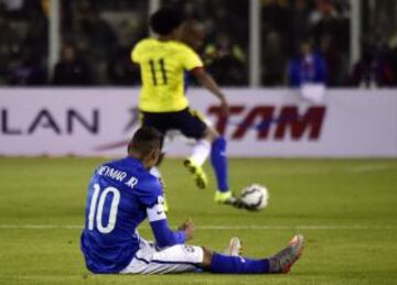 Neymar sufrió su primera derrota jugando por la Canarinha en competencias oficiales. Hasta antes de la caída con Colombia, registraba 10 triunfos y cinco empates.