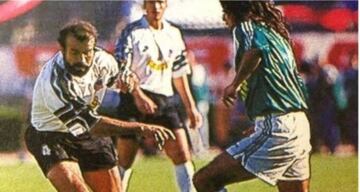 Fue parte del histórico título azul de 1994, pero al año siguiente se fue a Colo Colo. Aunque iba como ayudante técnico de Gustavo Benítez, alcanzó a jugar un partido con los albos.