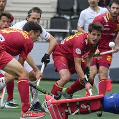 Bélgica castiga a una España que empieza con mal pie