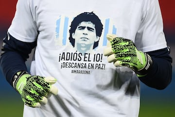 Así han sido los emotivos minutos de silencio del deporte por la muerte de Maradona