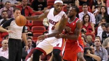 LeBron James, siempre presente en el juego de Miami.