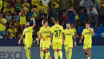 VILLARREAL, SPAIN - AUGUST 18: Jose Luis Morales of Villarreal CF celebrates after scoring his teams second goal during the UEFA Europa Conference League 2022/23 Play-Off First Leg match between Villarreal CF and Hajduk Split at Estadio de la Ceramica on August 18, 2022 in Villarreal, Spain. (Photo by Maria Jose Segovia/DeFodi Images via Getty Images)