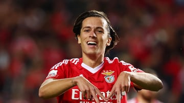 Álvaro Carreras, celebrando un gol con la camiseta del Benfica