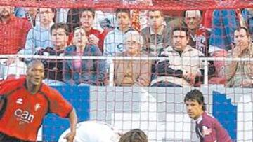 <b>CELEBRACIÓN. </b>'Chengue' Morales festeja el gol que dio un merecido triunfo a Osasuna en el Sánchez Pizjuán.