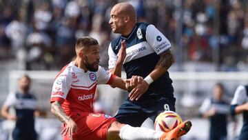 La otra gran característica del central que suena en Colo Colo: ¡qué precisión!