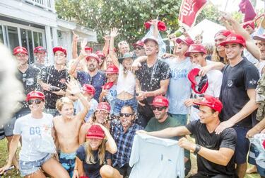 Este joven surfista logra una marca histórica en el circuito