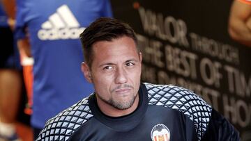 El Barça espera la oferta por Bravo; la opción B es Diego Alves