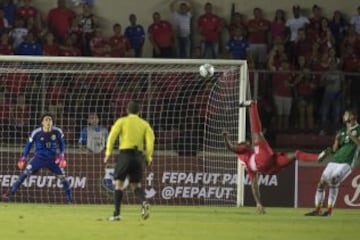 Un partido muy trabado se vivió en el Rommel Fernández en donde la selección mexicana y la canalera no lograron pasar del empate sin goles.