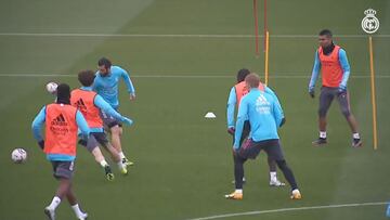 El Madrid ensaya los remates a portería antes de viajar a Ipurúa