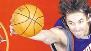<b>EL MEJOR DE LOS MEJORES. </b>Steve Nash lidera a Phoenix Suns, el equipo con el mejor balance en fase regular y el culpable de que Memphis quedara eliminado en playoffs.
