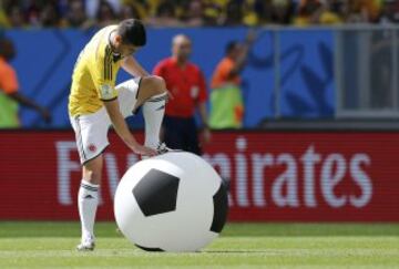 James Rodríguez y el balón hinchable.