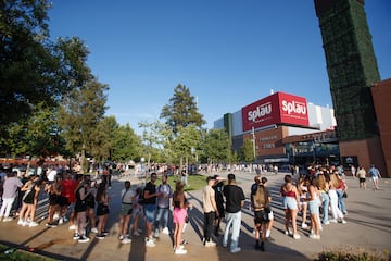 Colas este sábado en los accesos al concierto 'Oh My Gol!'.