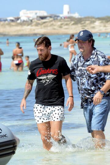 Messi y Antonella Roccuzzo disfrutan de sus últimos días de vacaciones en Formentera.
