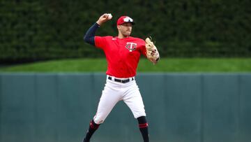 Acorde al manager Rocco Baldelli, el shortstop Carlos Correa presentó síntomas relacionados al coronavirus desde el domingo y el lunes se sintió peor.