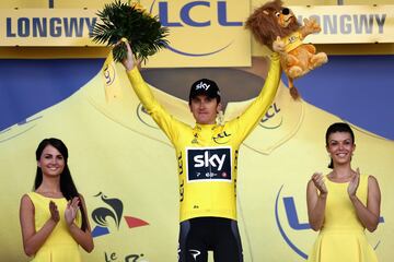 Geraint Thomas sigue conservando el maillot amarillo de líder de la carrera.