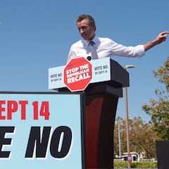 When was the last Governor recalled in California? How many times has it happened?