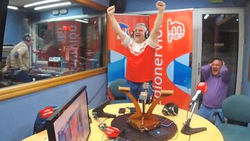 El ¨¦xtasis y la locura total en la narraci¨®n de Radio Nervi¨®n en el gol de Ra¨²l Garc¨ªa en el 94'