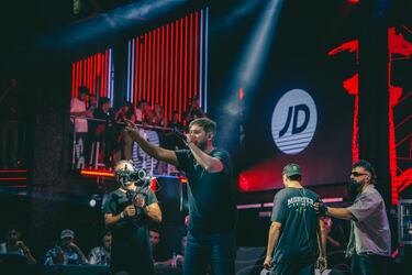 Arkano se viste de carnaval