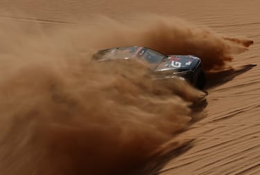 Joao Ferreira y Filipe Palmeiro de Toyota Gazoo Racing SA en acción durante la etapa 8