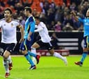 Parejo y Alves meten al Valencia en Champions a costa del Sevilla