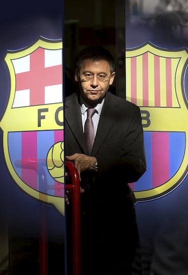 El presidente del Barça, Josep Maria Bartomeu, pide por teléfono la dimisión de Emili Rousaud y Enrique Tombas como consecuencia del escándalo de I3 Ventures, una empresa que erosionaba, a través de páginas de Facebook, la figura de ex directivos, ex jugadores y actuales futbolistas de la primera plantilla. El escándalo, que sale a la luz en febrero, se va haciendo más grande cuando se descubre que las facturas del pago a I3 Ventures se trocearon para evitar el control económico de la Comisión de Transparencia del club. Emili Rousaud llega a decir que "alguien ha metido la mano en la caja". Maria Teixidor, Silvio Elías, Josep Font y Jordi Calsamiglia también dimiten. El club encargaría una auditoría en la que, teóricamente, Bartomeu esquivaba responsabilidades. Pero el caso todavía está en un juzgado.