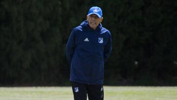 El t&eacute;cnico argentino Miguel &Aacute;ngel Russo durante un entrenamiento de Millonarios